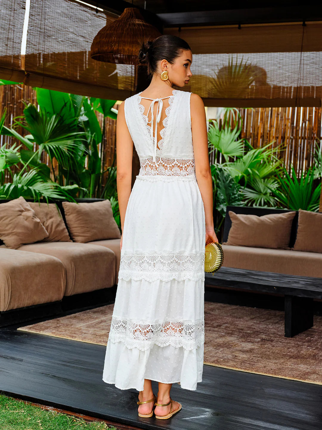 Robe Décolleté en Dentelle
