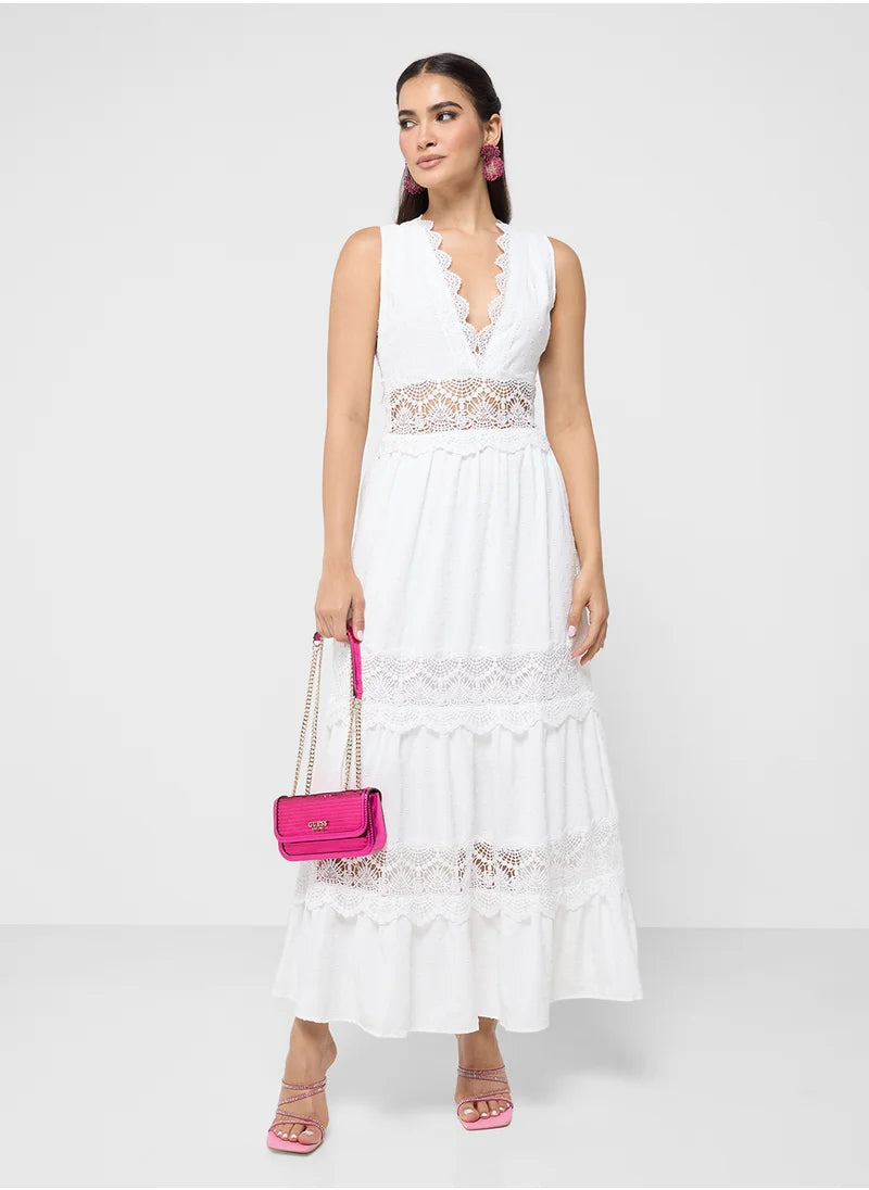 Robe Décolleté en Dentelle