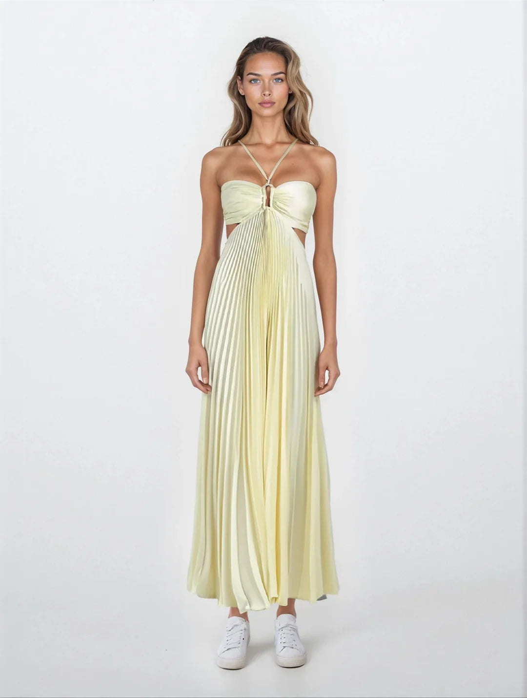 Robe tube plissée sans manches