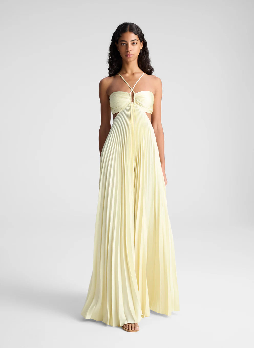Robe tube plissée sans manches