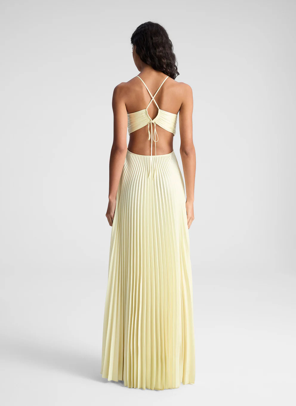 Robe tube plissée sans manches