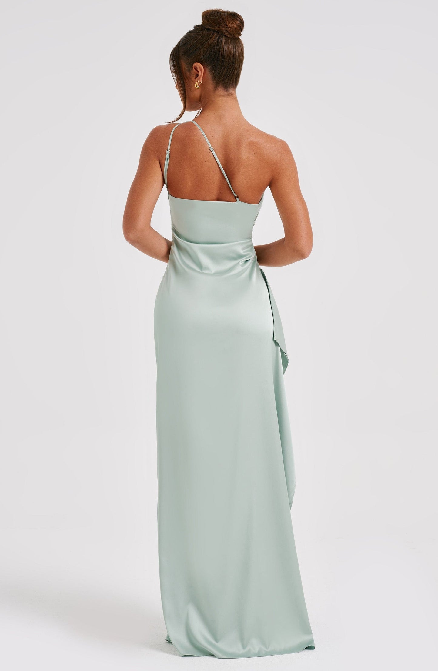Robe à une épaule