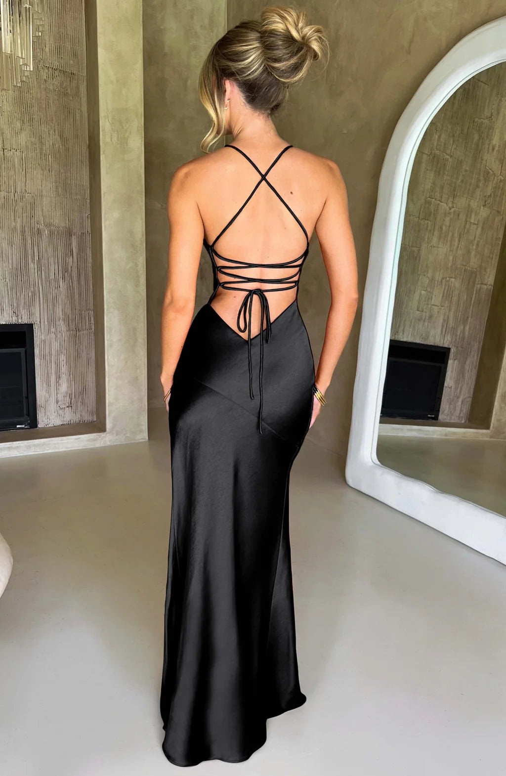 Robe satin longue dos nu et fendu