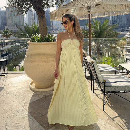 Robe tube plissée sans manches