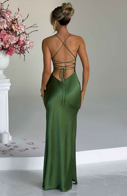 Robe satin longue dos nu et fendu