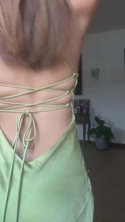 Robe satin longue dos nu et fendu