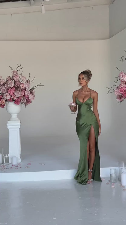 Robe satin longue dos nu et fendu