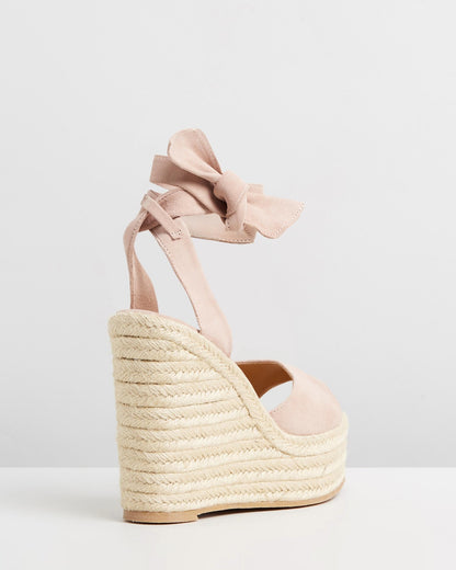 Sandales à talons compensés avec brides
